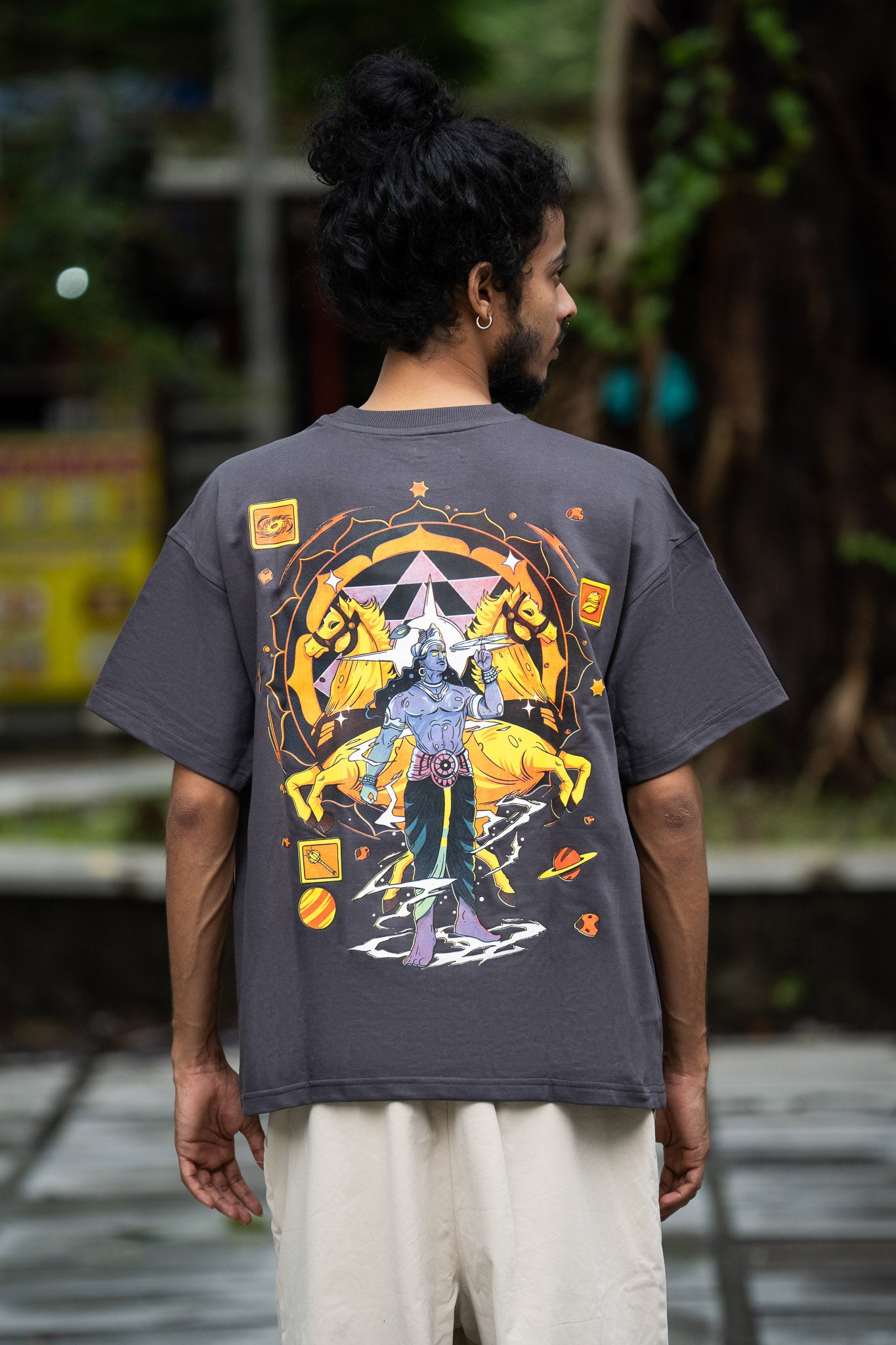 OVER SIZE  GRAY T SHIRT  WITH KRISHNA PRINT ON IT